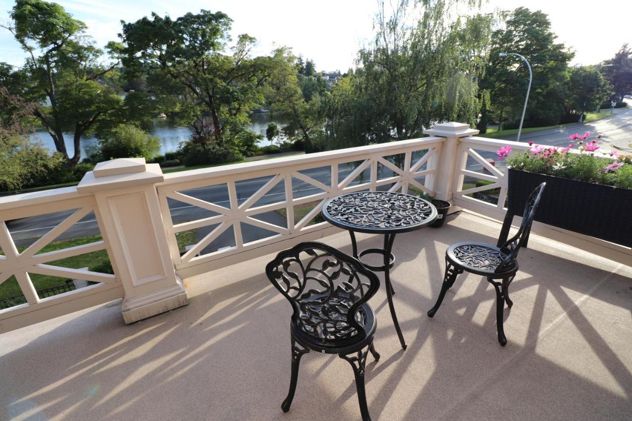 Lipton Place By Elegant Waterfront Esquimalt 外观 照片